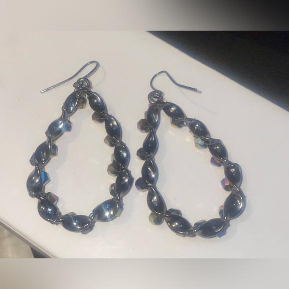 Earrings - Picture 3 of 8